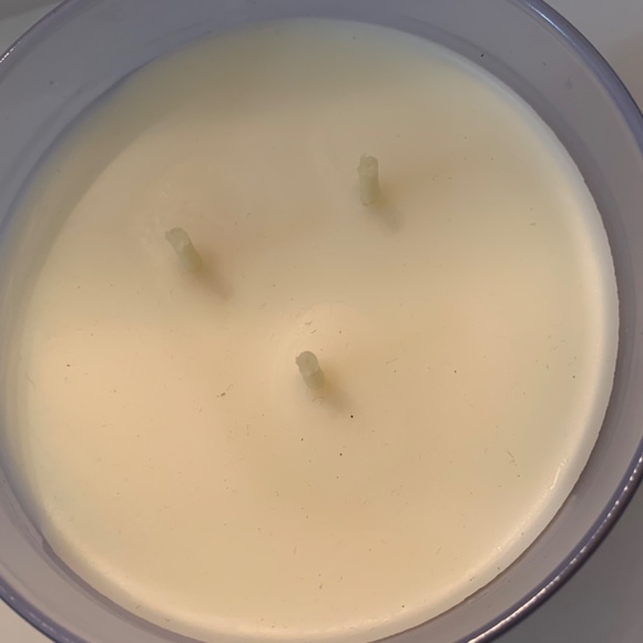 Scentsational Grateful 14.5 oz Candle, Scented Candle, NWT - Picture 3 of 3